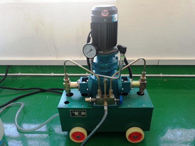 電動試壓泵